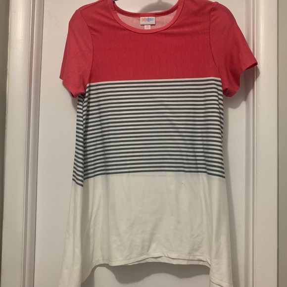 SOLD LuLaroe Melissa Top - Picture 5 of 9